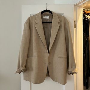 Aritzia Babaton Vogue Blazer